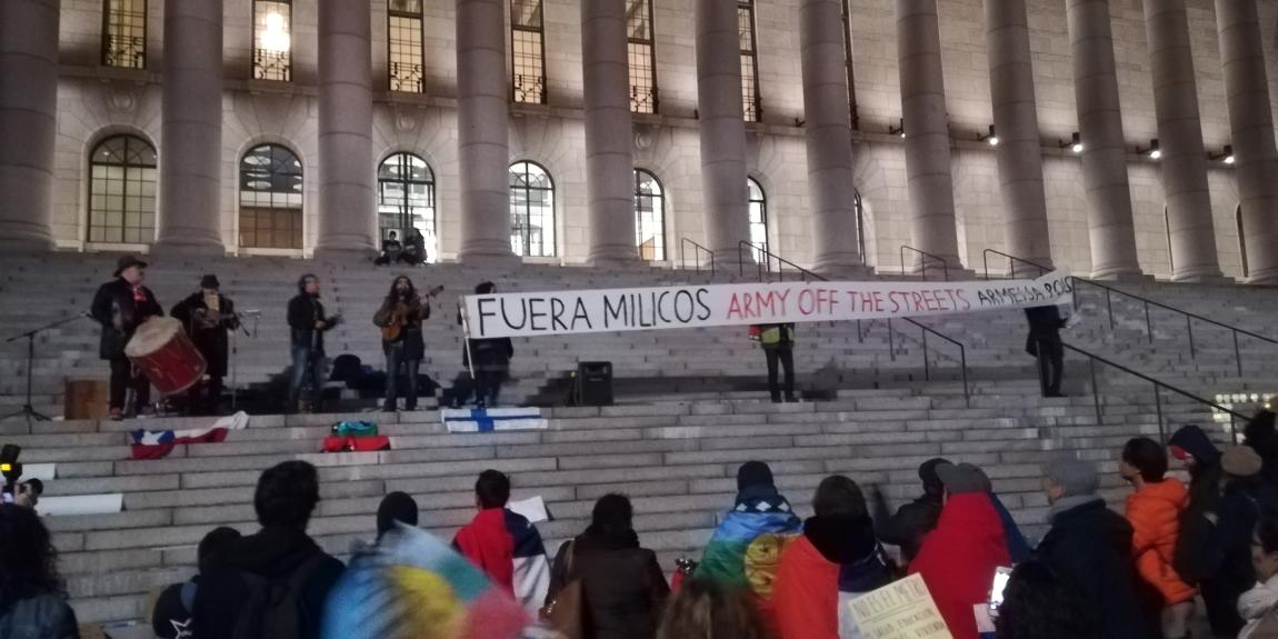 Chile solidaarisuus mielenosoitus 24.10. 2019 eduskuntatalolla