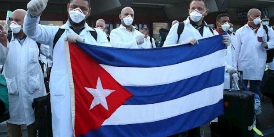 Kuubalaisia lääkäreitä Italiassa