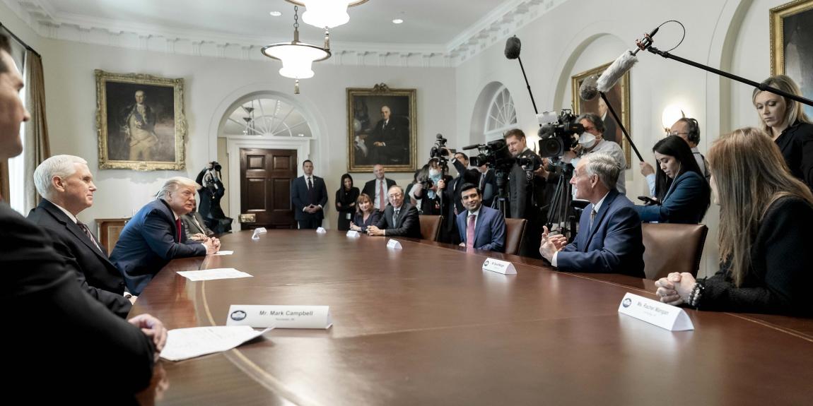 Donald Trum ja Mice Pence tapasivat koronasta parantuneita kuva White House