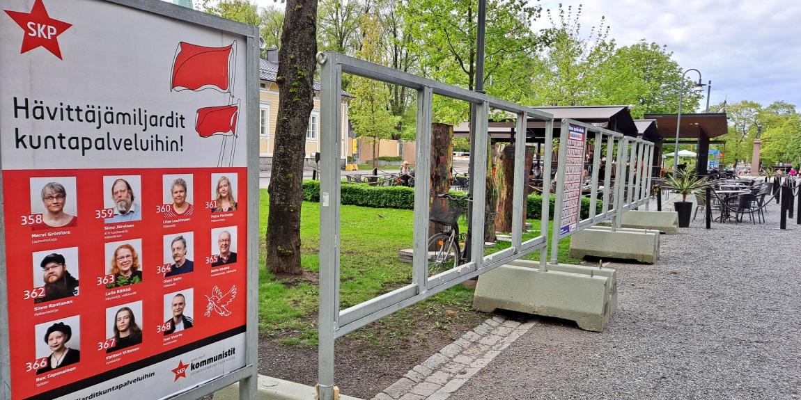 SKP:n vaalitaulu Tampereen Hämeenpuistossa