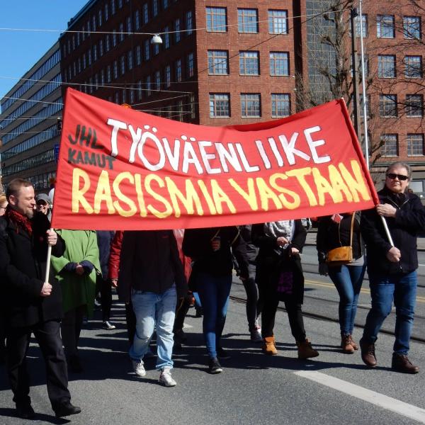 Vappumarssilla rasismia vastaan Helsingissä vuonna 2017 kuva Toivo Koivisto