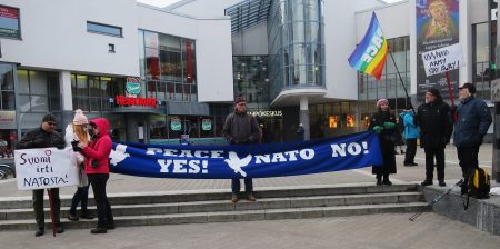 Nato mielenosoitus Rovaniemi Lapin Rauhanpuolustajat 2018 Trident Juncture