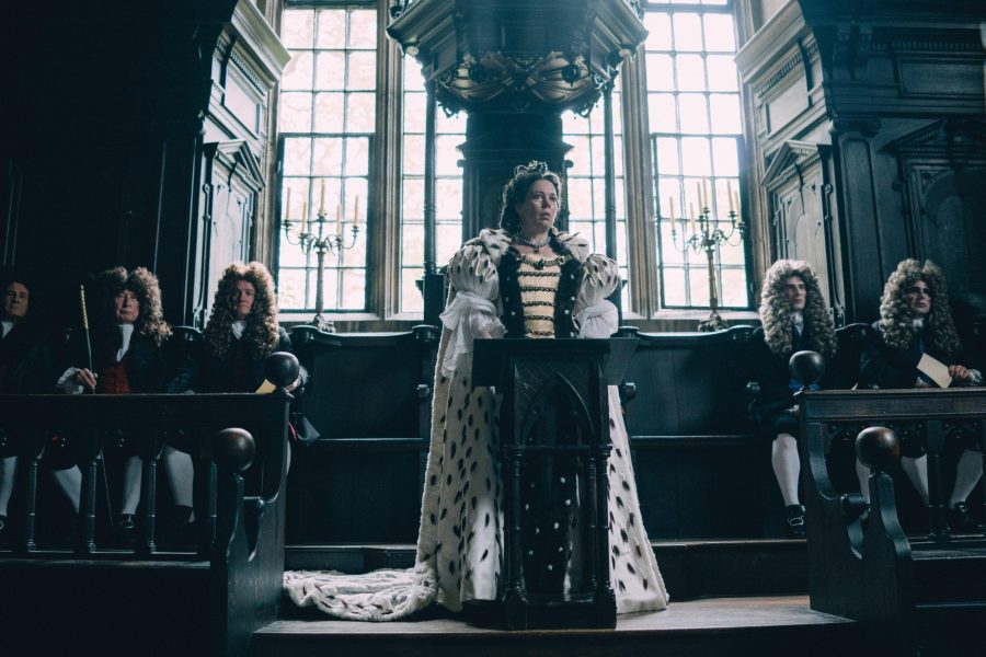 Olivia Coleman kuningatar Annen roolissa