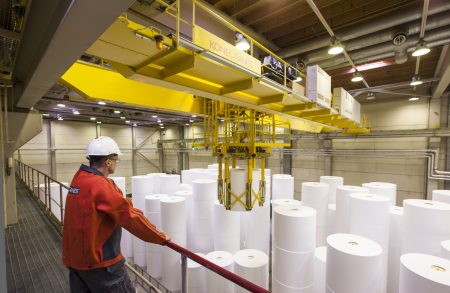 Konecranes laite paperitehtaalla kuvan omistaja Konecranes