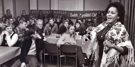 Omara Portuondo esiintymässä Helsingissä 1978