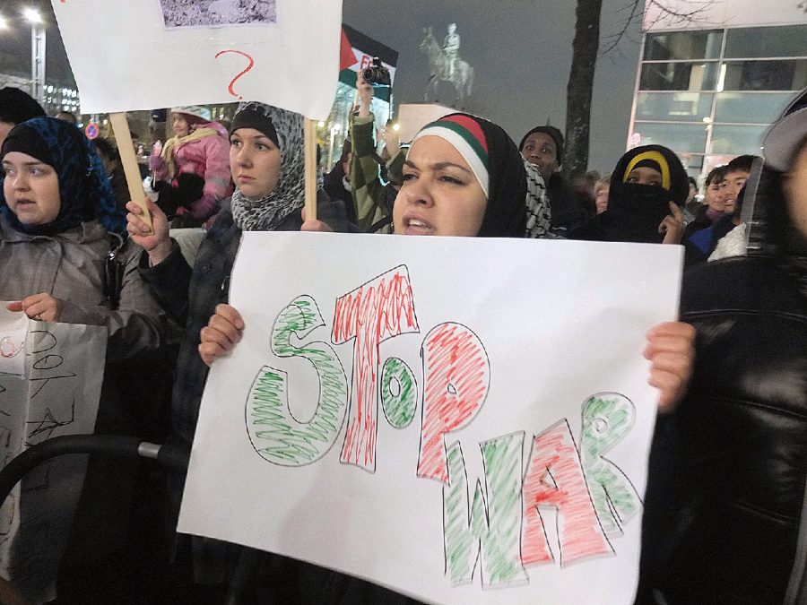 Palestiinalaisia osoittamassa mieltä