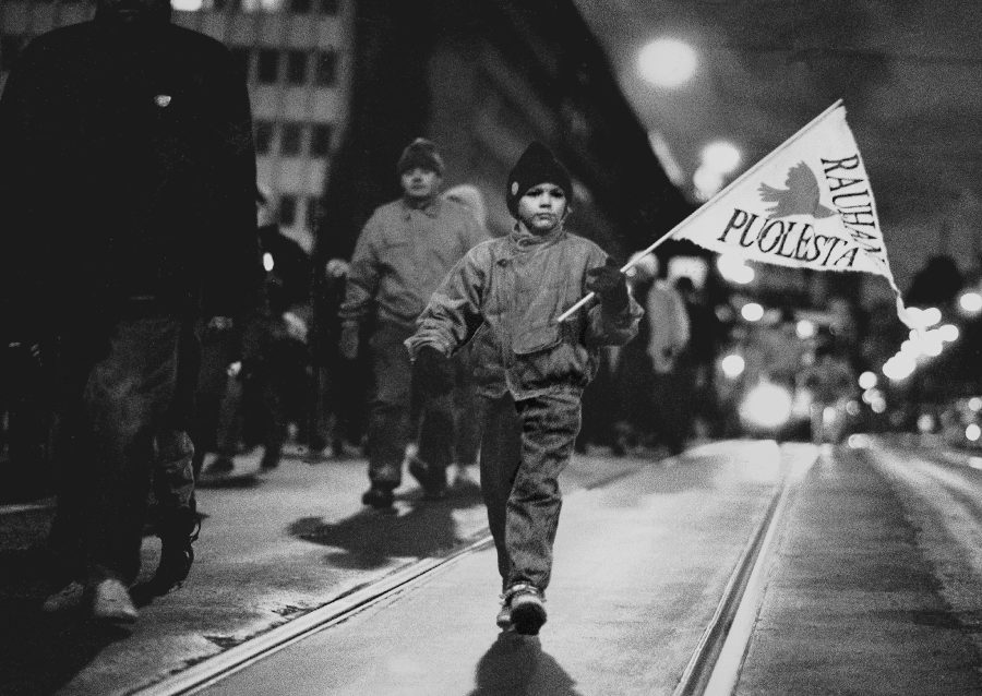 Mielenosoitus Helsingissä rauhan puolesta 1988.