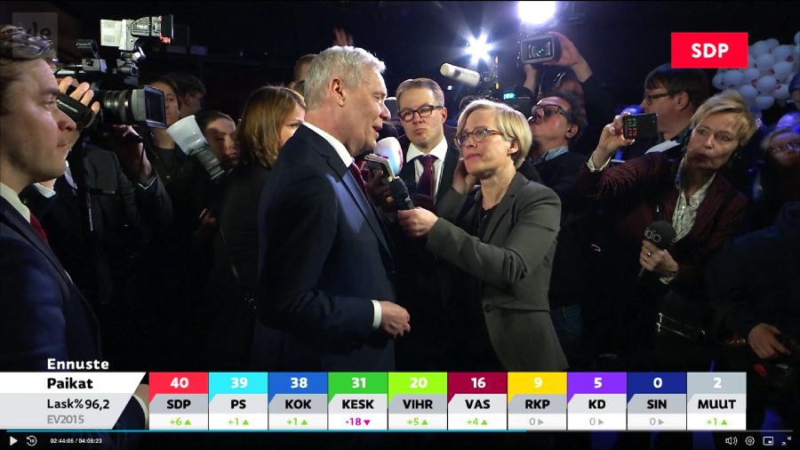 Antti Rinne juhlimassa vaalivoittoa