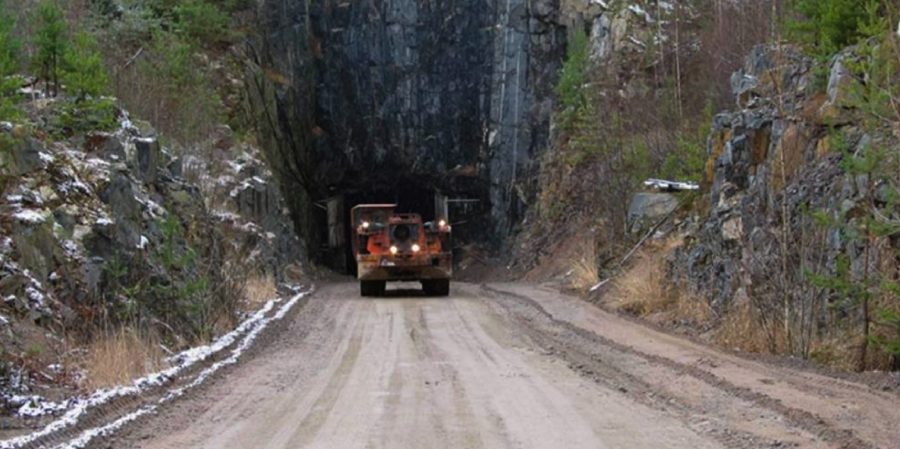 kaivoksen kuljetusauto