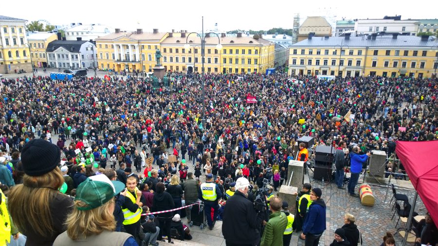 Rasisminvastainen Peli poikki -mielenosoitus 2016.