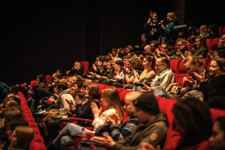 festivaaliyleisöä