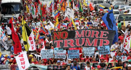 Mielenosoitus Trumpia vastaan Venezuelassa syksyllä 2019