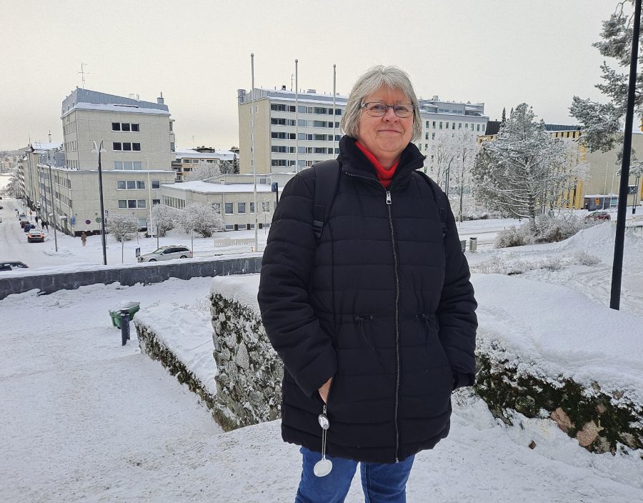 Riitta Tynjän mielestä terveydenhoidon palveluiden tulee olla maksuttomia.