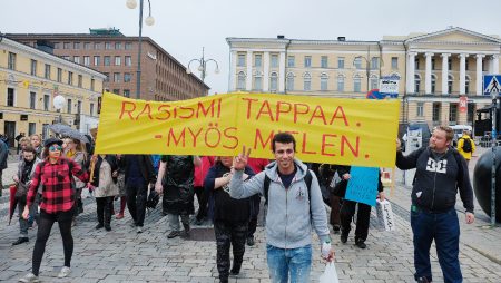 mielenosoitus rasismia vastaan
