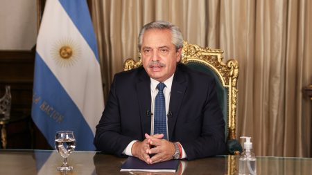 Presidentti Alberto Fernández