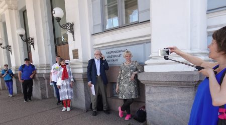 Helsingin kaupungintalolla 2.6.2021 kuva Toivo Koivisto