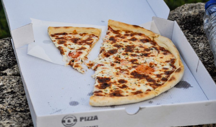 Pizza laatikossa kuvituskuva