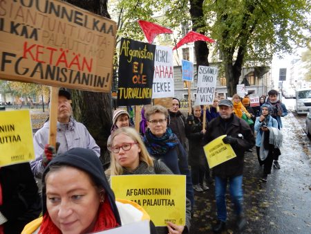 Ei pakkopalautuksia Afganistaniin mielenosoitus 9.10.2018 kuva Toivo Koivisto