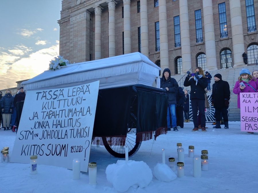 Viimeinen sulku kulttuurialan mielenosoitus 3.2.2022 kuva Toivo Koivisto