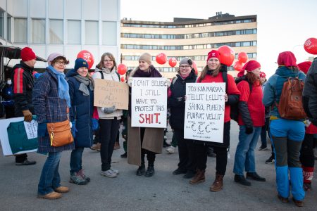 Lakkomielenosoitus sotealat 1.4.2022 Helsinki kuva Emma Grönqvist