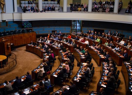 Eduskunnan täysistunto 17.5.2022 äänestys Suomen Natojäsenyyden hakemisesta Kuva Emma Grönqvist