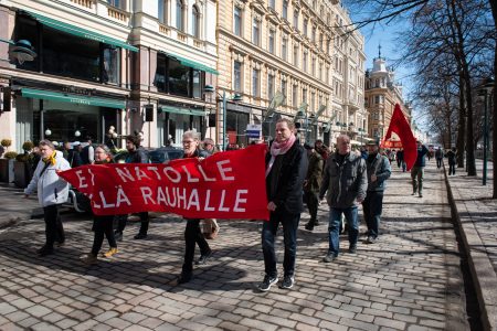 Vappumarssi Helsinki 2022 Ei Natolle Kyllä Rauhalle