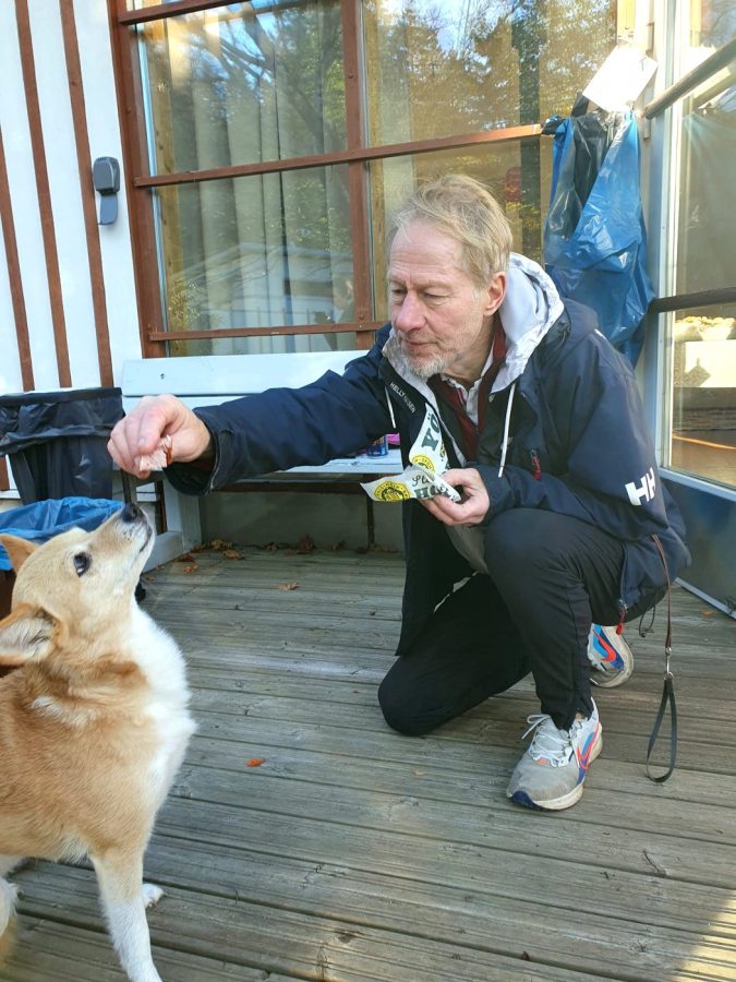 Markku Perälä ja Pepi ovat Puolarmaarin talkoiden vakioväkeä. Kuva JP (Juha Pekka) Väisänen