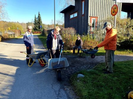 Puolarmaarissa on hyvä porukka, joka osallistuu talkoisiin. Kuva JP (Juha Pekka) Väisänen.