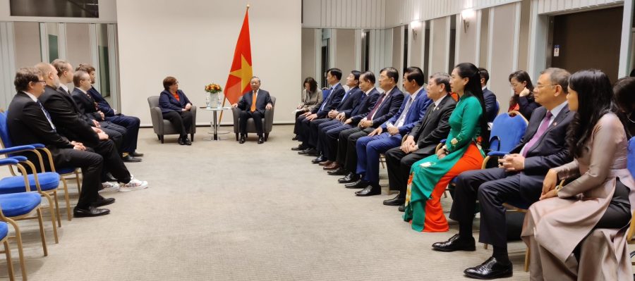 Suomen ja Vietnamin kommunistiset puolueet tapasivat 22.10.2025 Helsingissä Kalastajatorpalla Kuva: Toivo Koivisto.