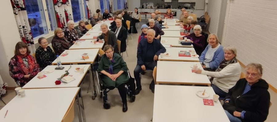 Kallion Vallilan eläkeläisten toiminnan punainen lanka on ollut rauha ja ihmisen arvokkuus. kuva Toivo Koivisto