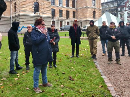 Tiina Sandbergin mukaan kurdien demokraattisen itsehallinnon tukeminen on osa oikeutettua vastarintaa sortoa vastaan. Kuva Kirsti Kangas.