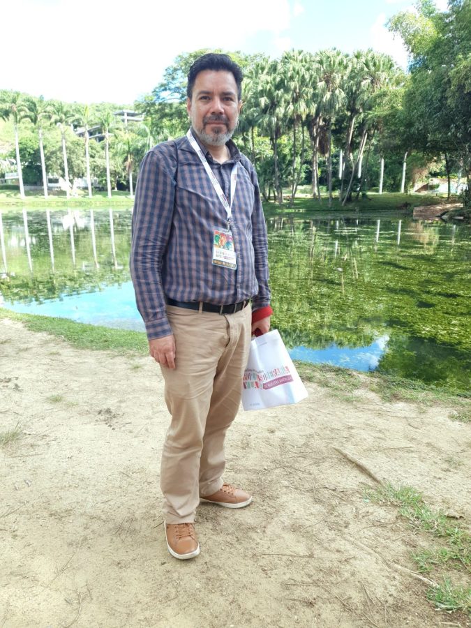 Héctor Paloma opiskeli kielitiedettä ja kirjallisuutta, mutta ryhtyi jo nuorena sosiaaliseen työhön omassa kaupunginosassaan. Kuva JP (Juha Pekka) Väisänen