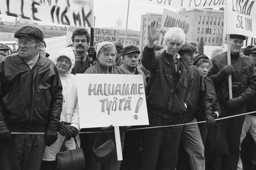 Työttömien mielenosoitus Helsingissä 1993 (02).tif Kari Kankainen