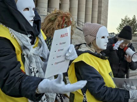 Poliittisen eliitin kaavailema ydinasekielto on silkkaa hämäystä. Kuva JP (Juha Pekka) Väisänen.