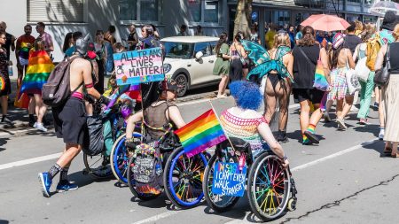 Rollaattorimarssi kasvaa valtakunnalliseksi liikkeeksi. Kuva Raimond Spekking CCO 4.0