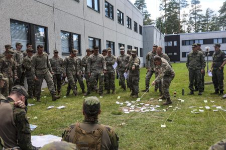 Asiantuntijat arvioivat, että DCA sopimus muuttaisi Suomen ydinasepolitiikkaa ja lisäisi sotilaallisia riskejä. Kuva Andrew Greenwood CCO 0.0