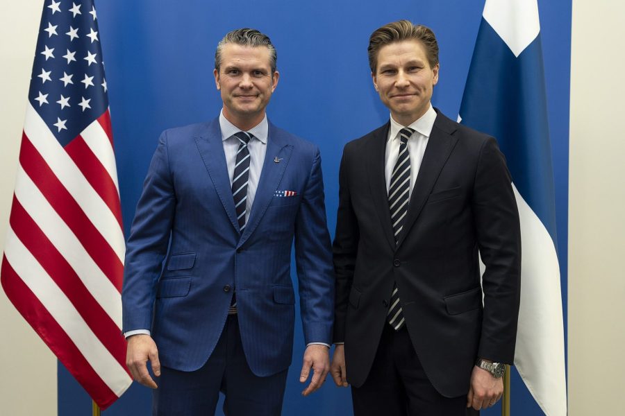 Kuvassa ministeri Häkkänen ja Yhdysvaltojen Puolustusministeri Pete Hegseth. Kuva U.S. Secretary of Defense CCO 0.0.