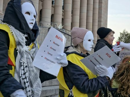 Puolustusministeri Antti Häkkäsen mukaan Nato on ”maailman vahvin puolustusliitto”, jonka jäsenenä Suomi toimii sekä turvan saajana että sen tuottajana. Kuva JP (Juha Pekka) Väisänen.