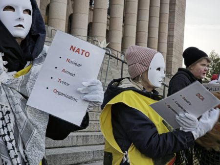 Rauhanjärjestöt ovat olleet aktiivisia koko kevään ja vastustaneet ydinaseiden maahantuontia. Kuva JP (Juha Pekka) Väisänen