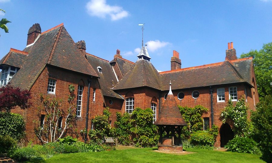 Philip Webb's Red House in Upton Ethan Doyle White wikimedia 3.0