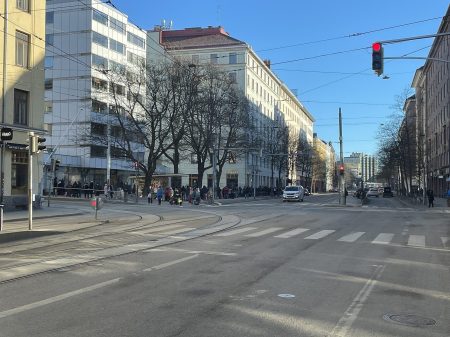Budjettiriihen päätökset kiristävät hyvinvointialueiden ja kuntien taloutta, arvioivat useat vasemmistolaiset toimijat. Kuva Ypsilon CCO 0.0