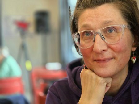 Maija Amperla pitää Tiedonantaja festivaalia harvinaisena keskustelufoorumina Kuva Jukka Piha